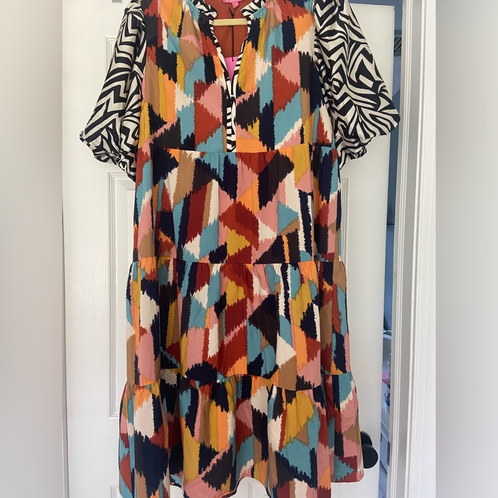 NWT THML abstract dress puff sleek midi